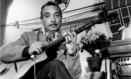 Django Reinhardt, un musicien et guitariste manouche de jazz extraordinaire